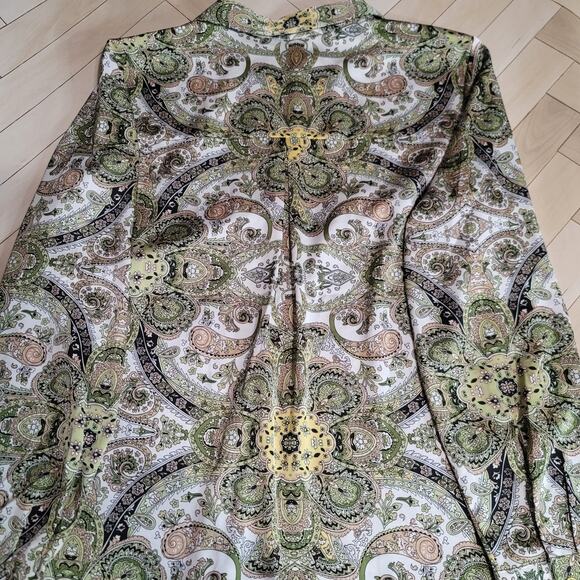 Maison d' Amelie Elegant Paisley Silklike Blouse Size Medium - Picture 12 of 13